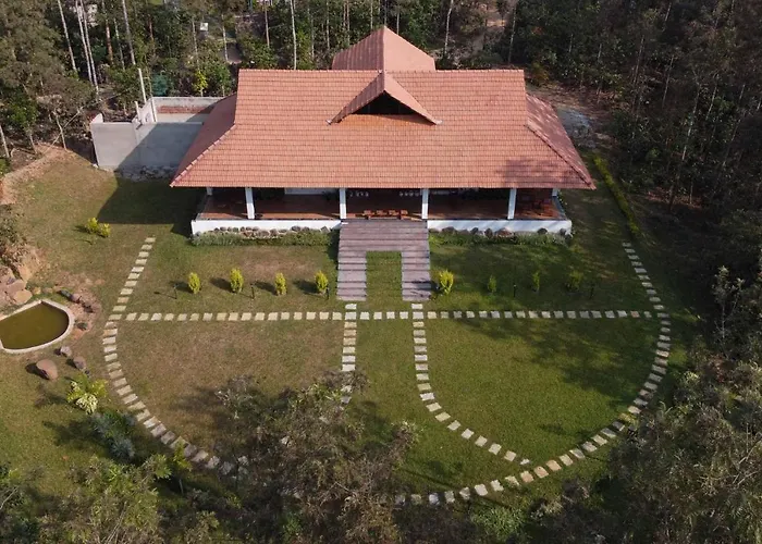 Stayvista At Cedar - Strelitzia 2Bhk With Breakfast And Jacuzzi Chikmagalur